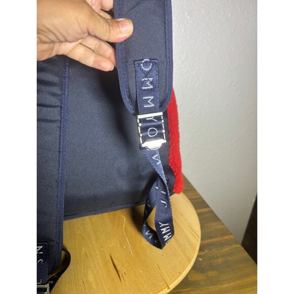 Tommy Hilfiger Tommy Jeans Color Block Fuzzy Backpack - Picture 5 of 10